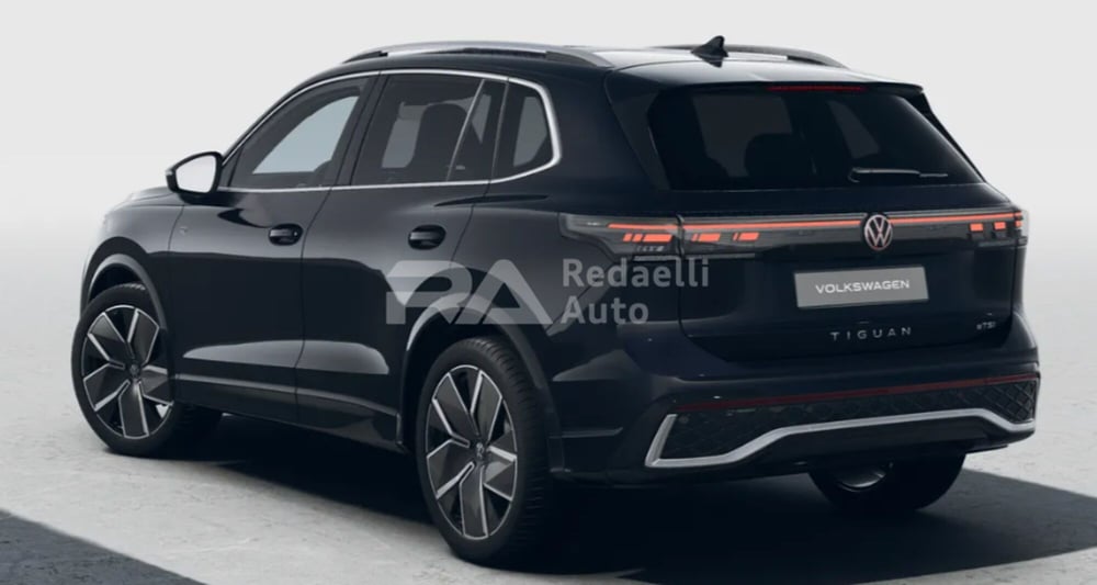 Volkswagen Tiguan nuova a Lecco (3)
