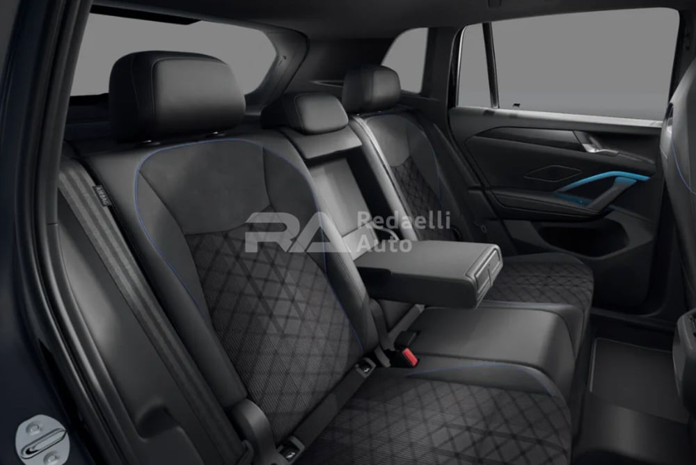 Volkswagen Tiguan nuova a Lecco (9)