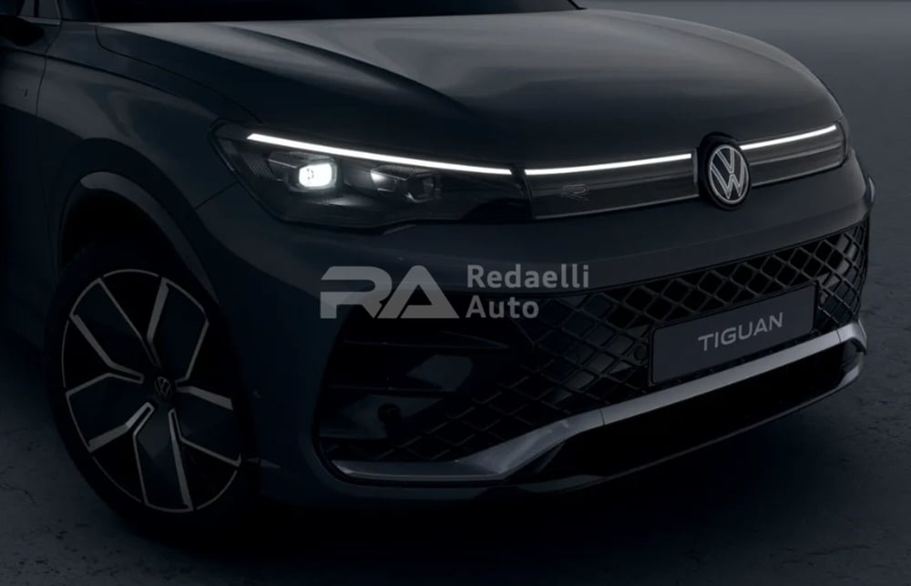 Volkswagen Tiguan nuova a Lecco (4)