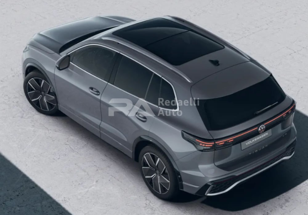 Volkswagen Tiguan nuova a Lecco (5)