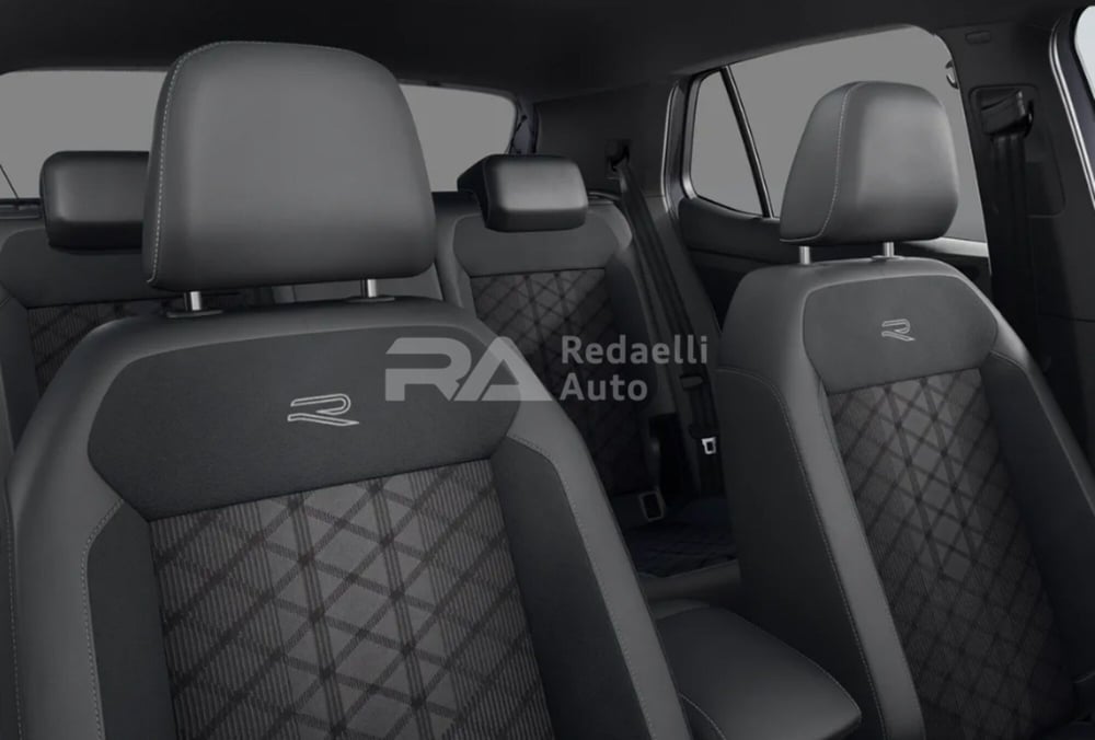 Volkswagen T-Cross nuova a Lecco (7)