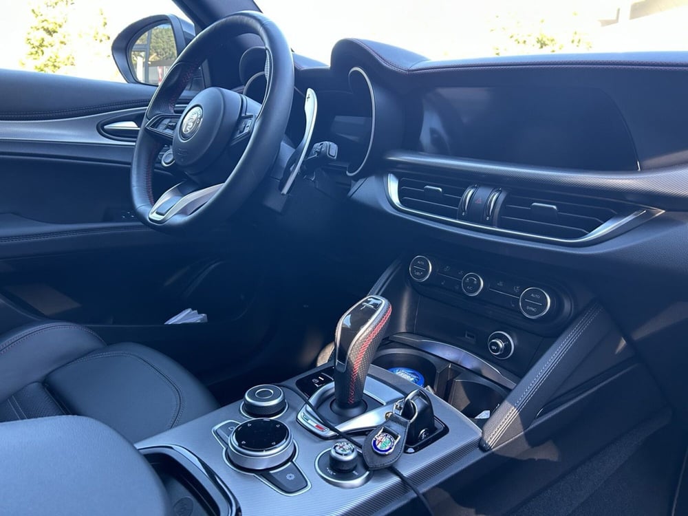 Alfa Romeo Stelvio usata a Ancona (9)