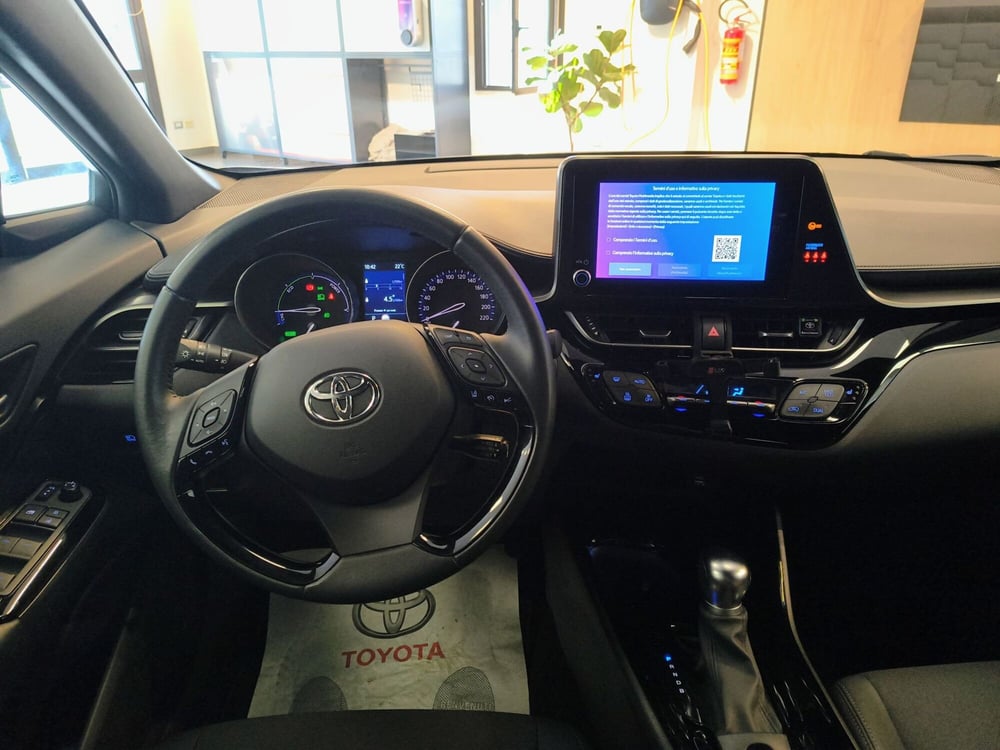 Toyota Toyota C-HR usata a Catanzaro (14)
