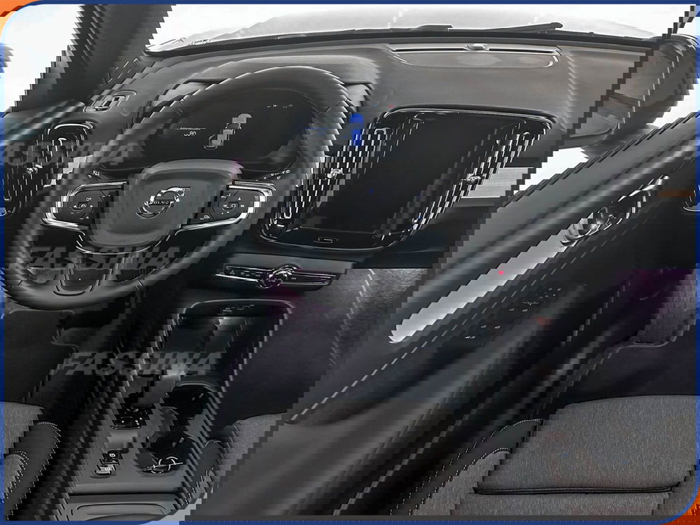 Volvo XC40 nuova a Milano (10)