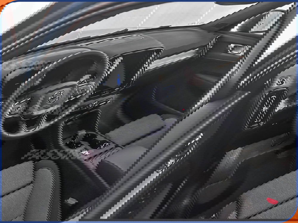 Volvo XC40 nuova a Milano (9)