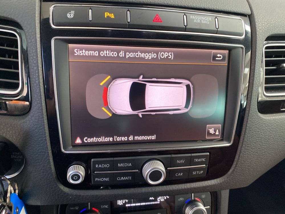 Volkswagen Touareg usata a Lodi (16)