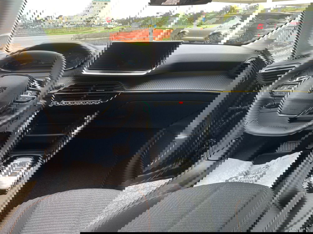 Peugeot 208 nuova a Parma (11)