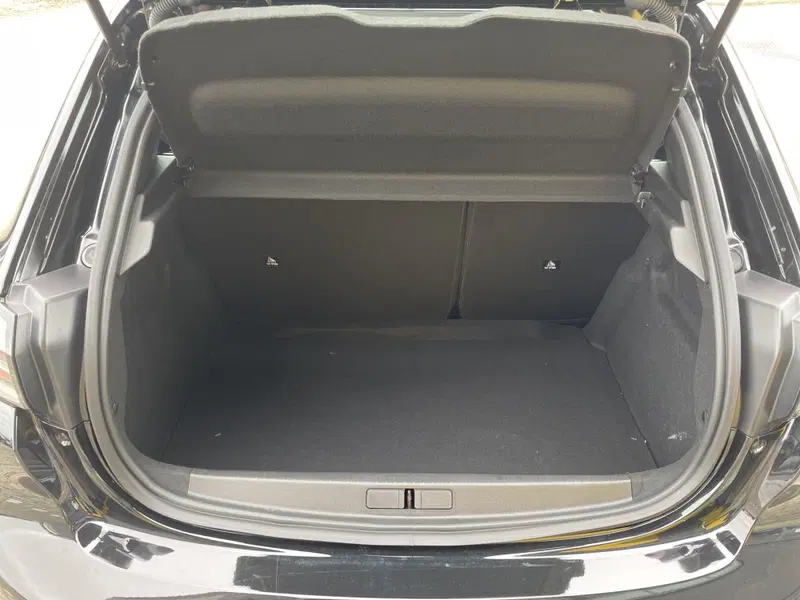 Peugeot 208 nuova a Parma (19)