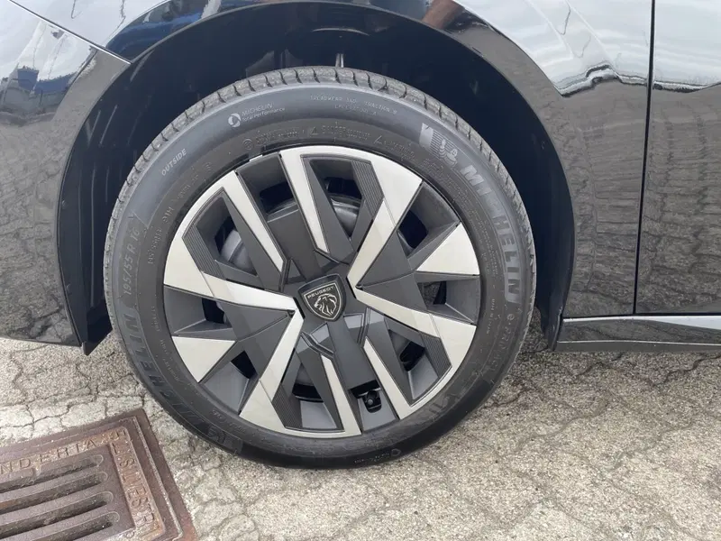 Peugeot 208 nuova a Parma (20)