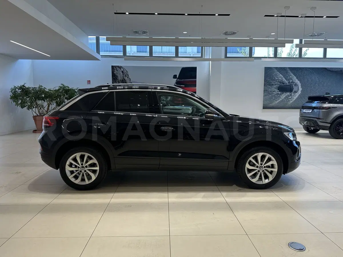 Volkswagen T-Roc nuova a Forlì-Cesena (7)