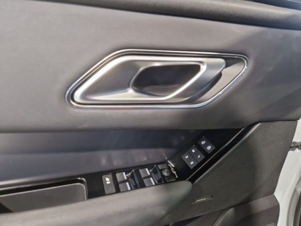 Land Rover Range Rover Velar usata a Livorno (18)