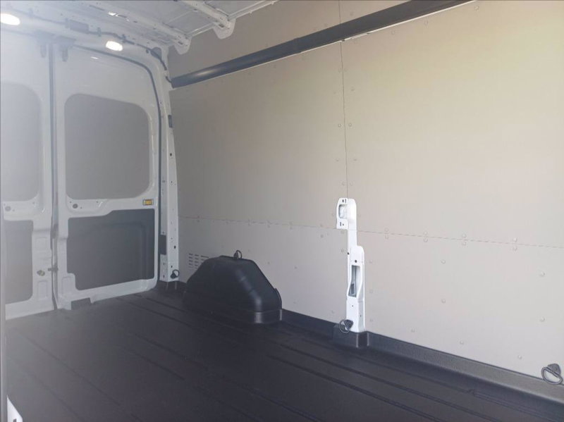 Ford Transit Furgone nuova a Milano (17)