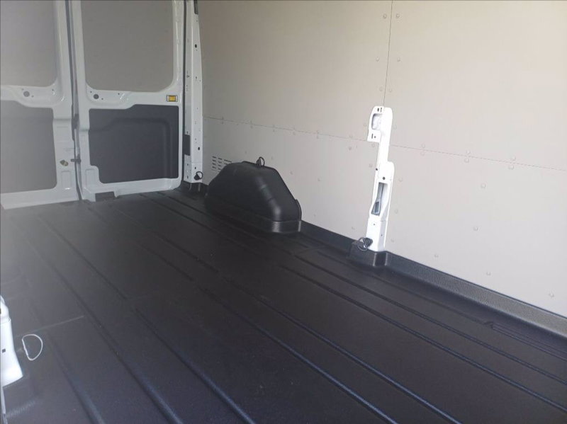 Ford Transit Furgone nuova a Milano (18)