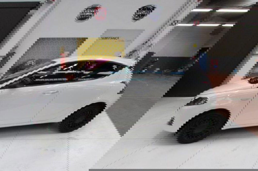 Lancia Ypsilon usata a Milano (4)