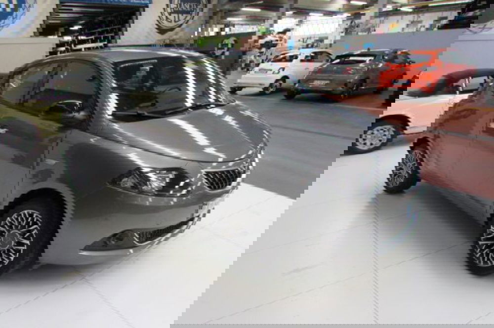 Lancia Ypsilon usata a Milano (2)