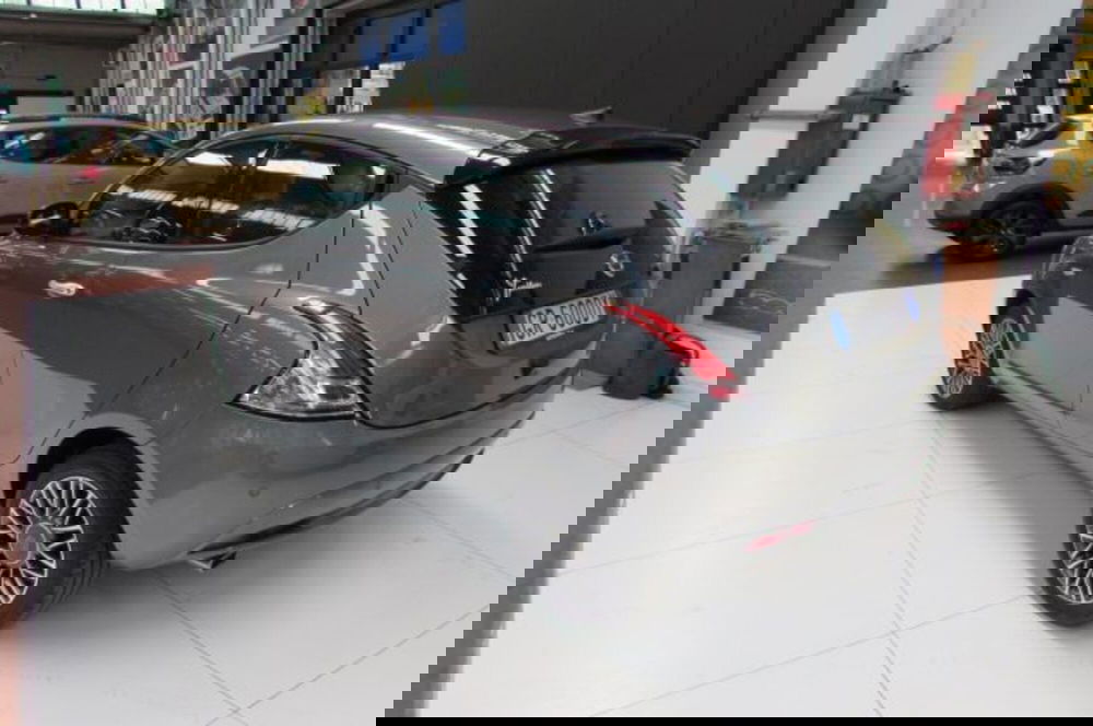 Lancia Ypsilon usata a Milano (3)