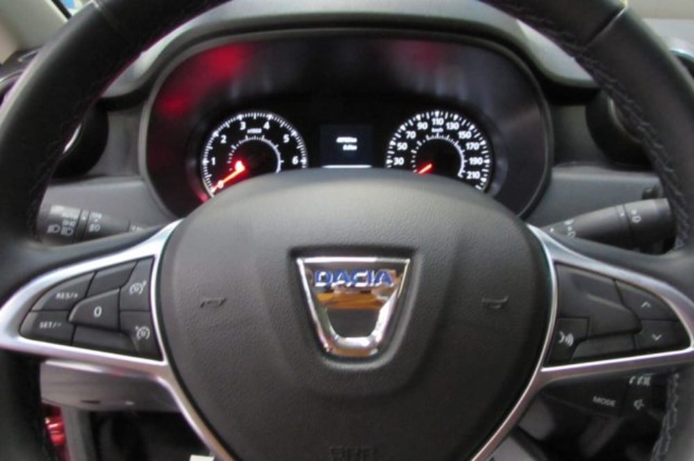 Dacia Duster usata a Milano (11)