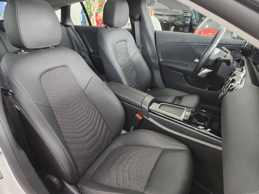 Mercedes-Benz CLA Shooting Brake usata a Milano (13)