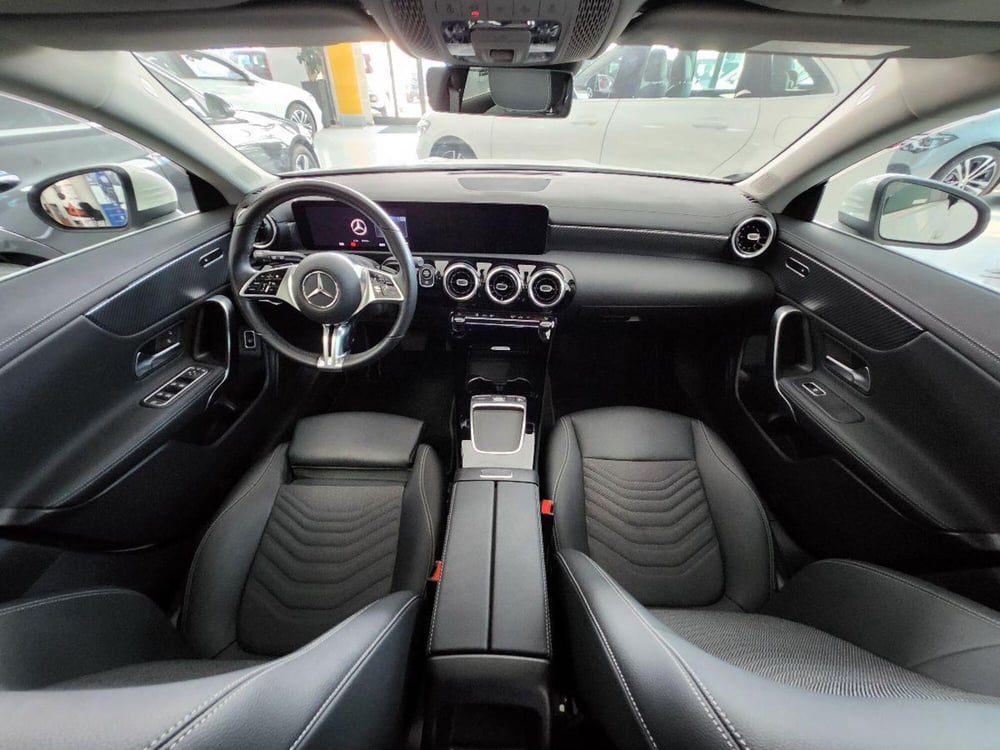 Mercedes-Benz CLA Shooting Brake usata a Milano (15)