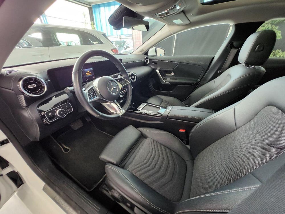 Mercedes-Benz CLA Shooting Brake usata a Milano (8)