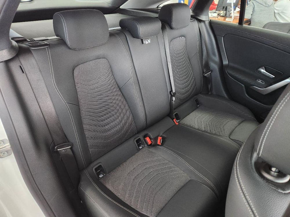 Mercedes-Benz CLA Shooting Brake usata a Milano (12)
