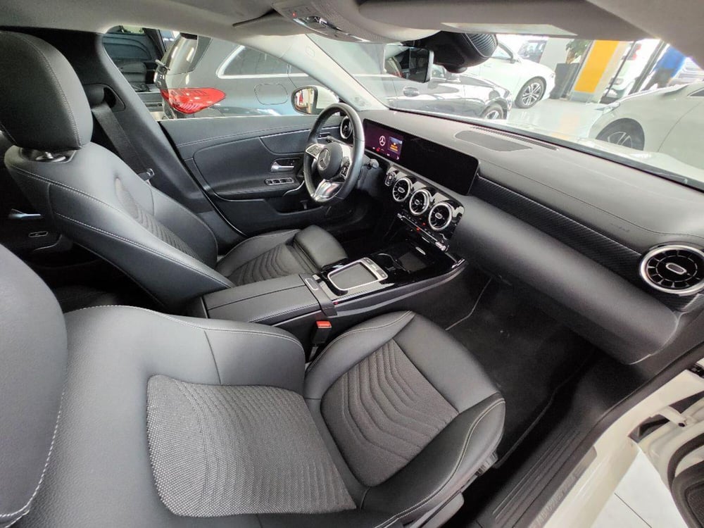 Mercedes-Benz CLA Shooting Brake usata a Milano (14)