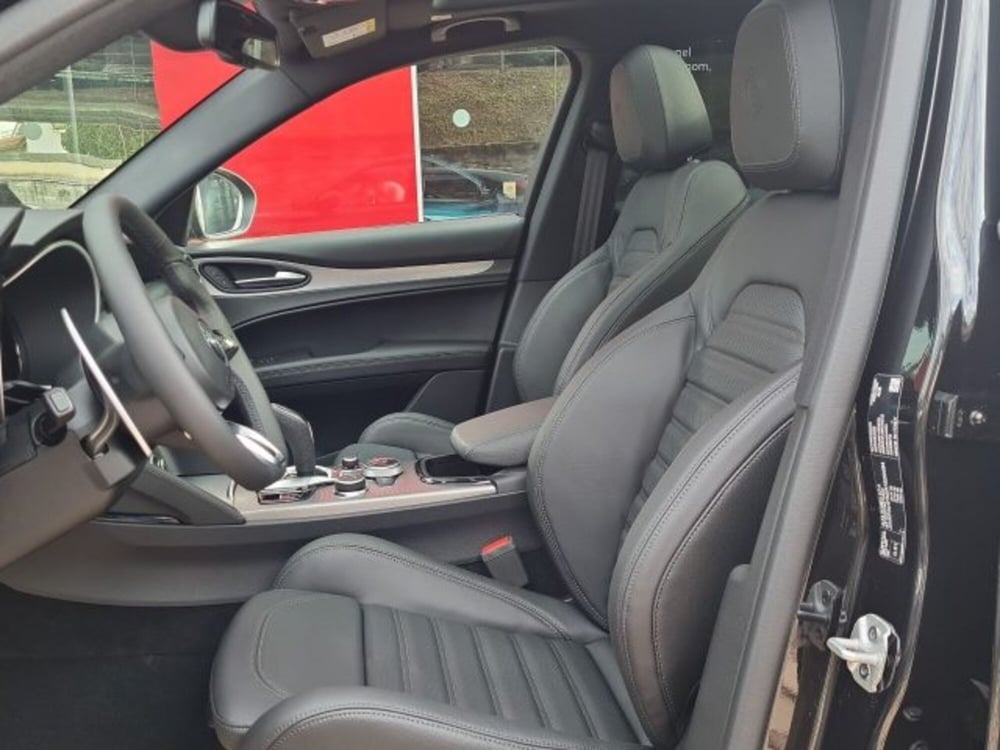Alfa Romeo Stelvio nuova a Monza e Brianza (11)