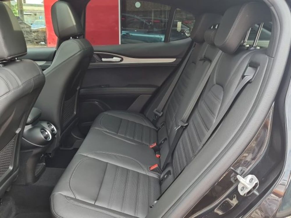 Alfa Romeo Stelvio nuova a Monza e Brianza (12)