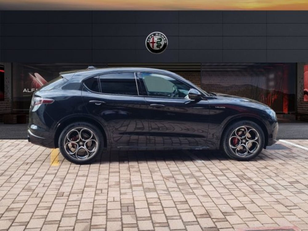 Alfa Romeo Stelvio nuova a Monza e Brianza (4)