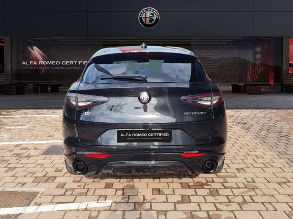 Alfa Romeo Stelvio nuova a Monza e Brianza (5)