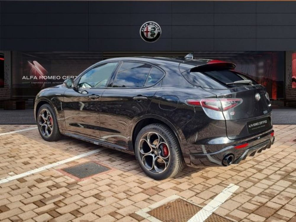 Alfa Romeo Stelvio nuova a Monza e Brianza (7)
