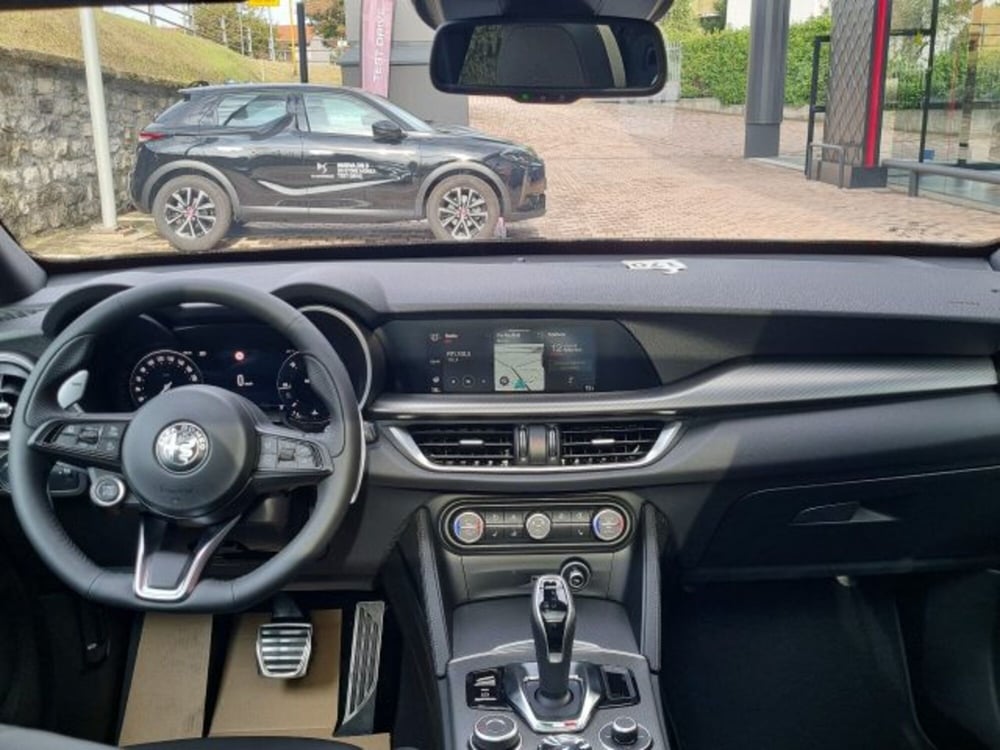 Alfa Romeo Stelvio nuova a Monza e Brianza (8)