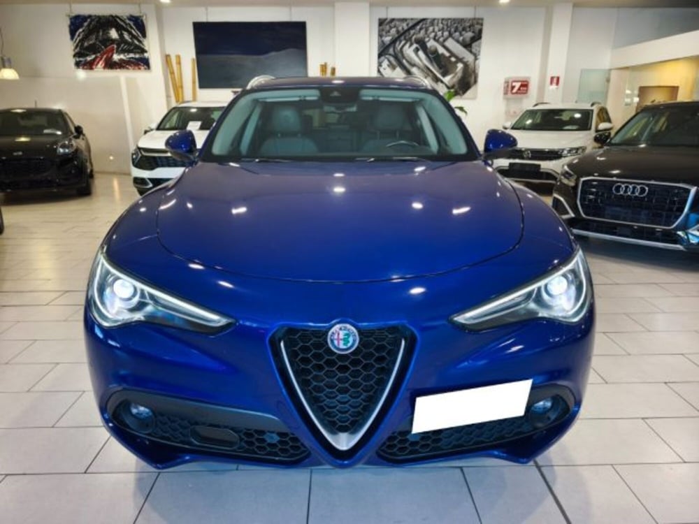 Alfa Romeo Stelvio usata a Firenze (2)