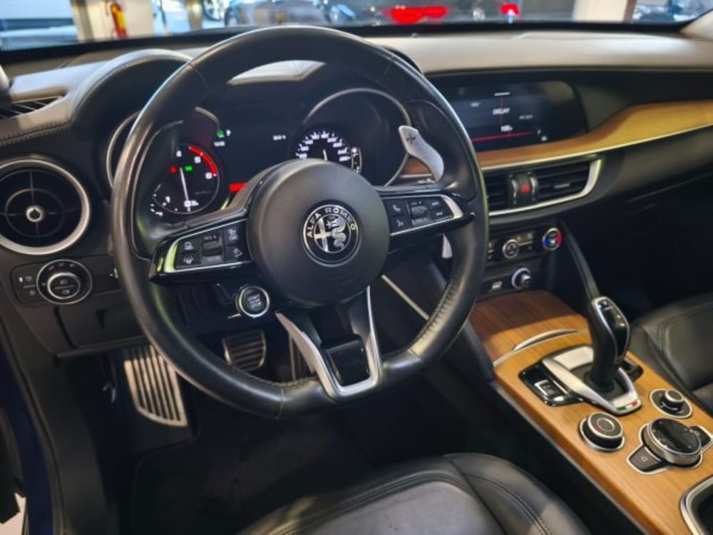 Alfa Romeo Stelvio usata a Firenze (9)