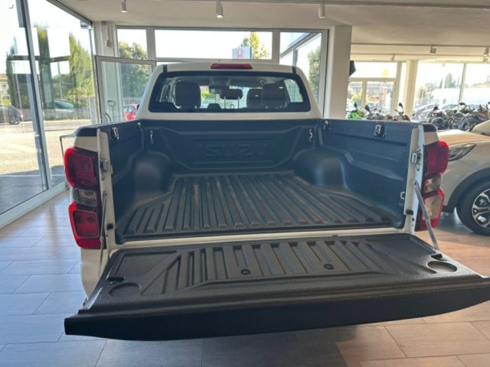 Isuzu D-Max Pick-up nuova a Lucca (11)