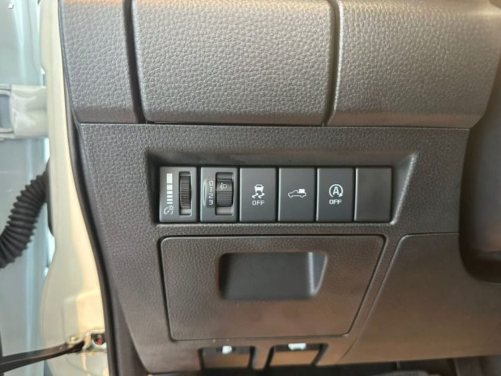 Isuzu D-Max Pick-up nuova a Lucca (6)