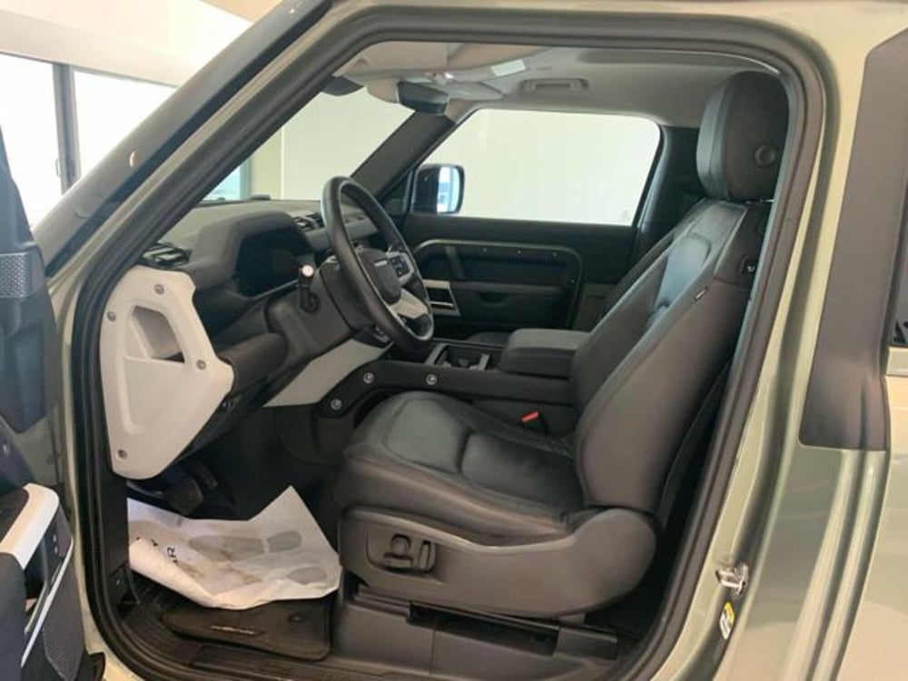 Land Rover Defender usata a Lucca (8)