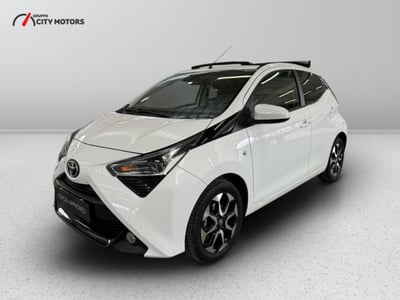 Toyota Aygo 1.0 VVT-i 72 CV 5 porte x-wave orange del 2021 usata a Monza