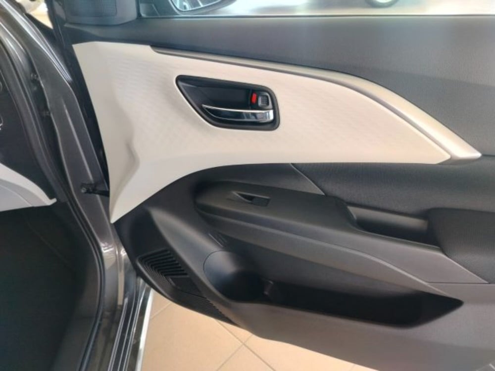 Suzuki Swift nuova a Oristano (14)