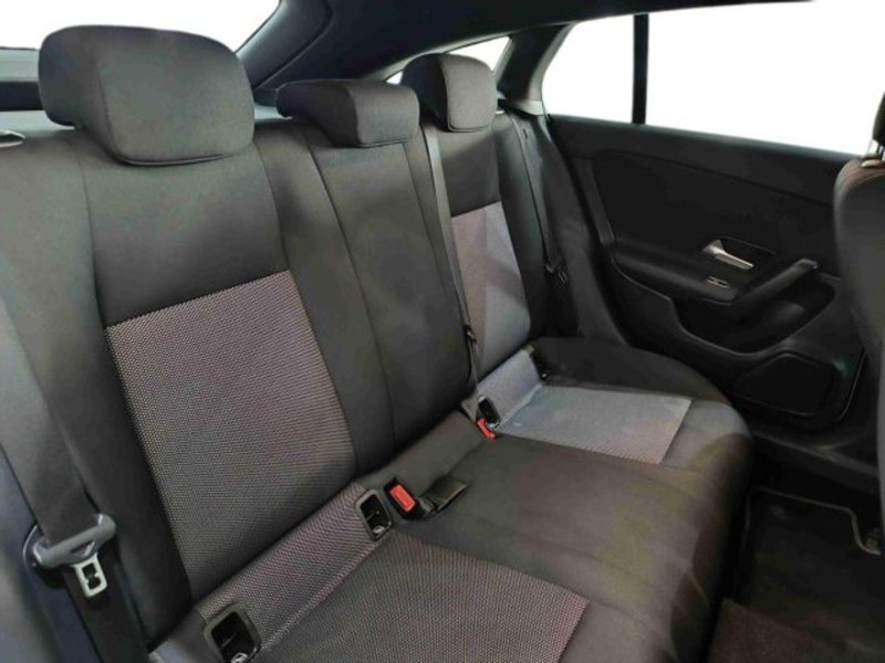 Mercedes-Benz CLA Shooting Brake usata a Catania (8)