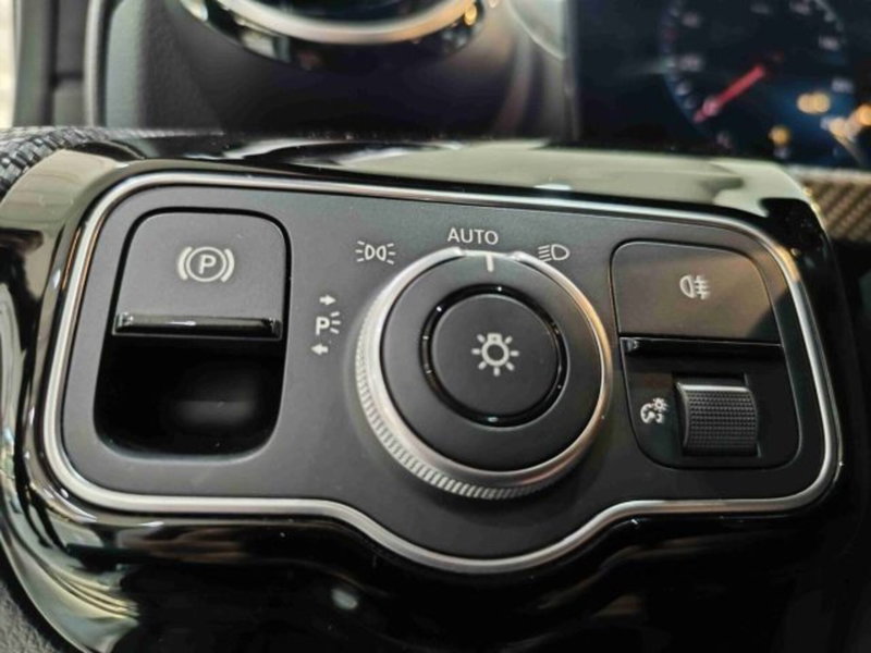 Mercedes-Benz CLA Shooting Brake usata a Catania (13)