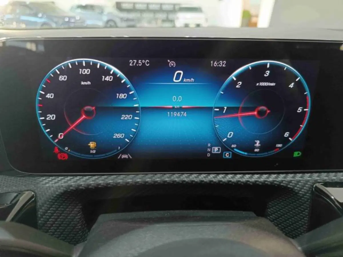 Mercedes-Benz CLA Shooting Brake usata a Catania (15)