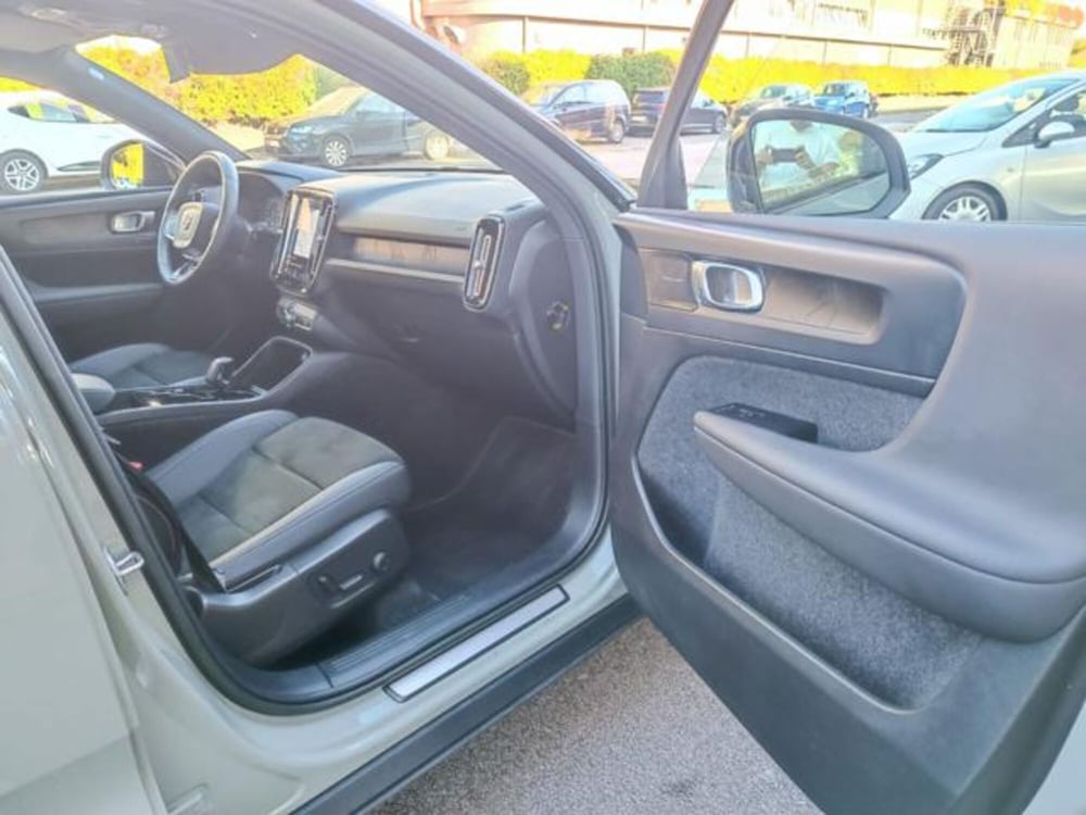 Volvo XC40 usata a Pisa (18)
