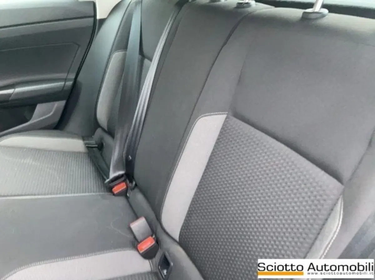 Volkswagen Taigo usata a Messina (10)