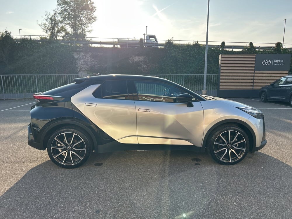 Toyota Toyota C-HR usata a Piacenza (8)