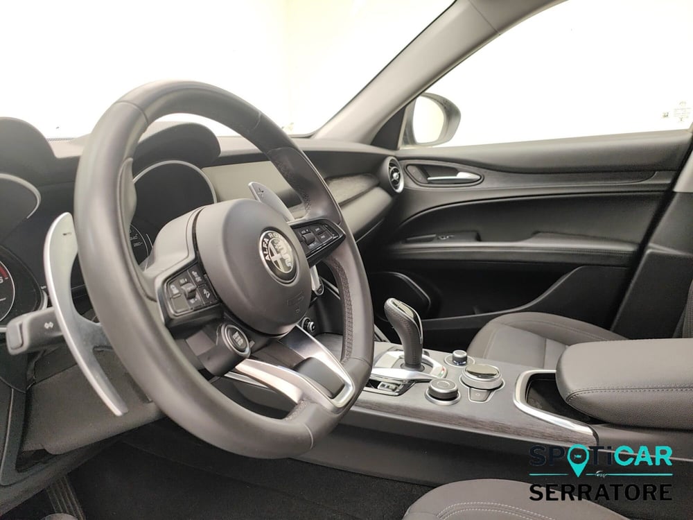 Alfa Romeo Stelvio usata a Como (16)