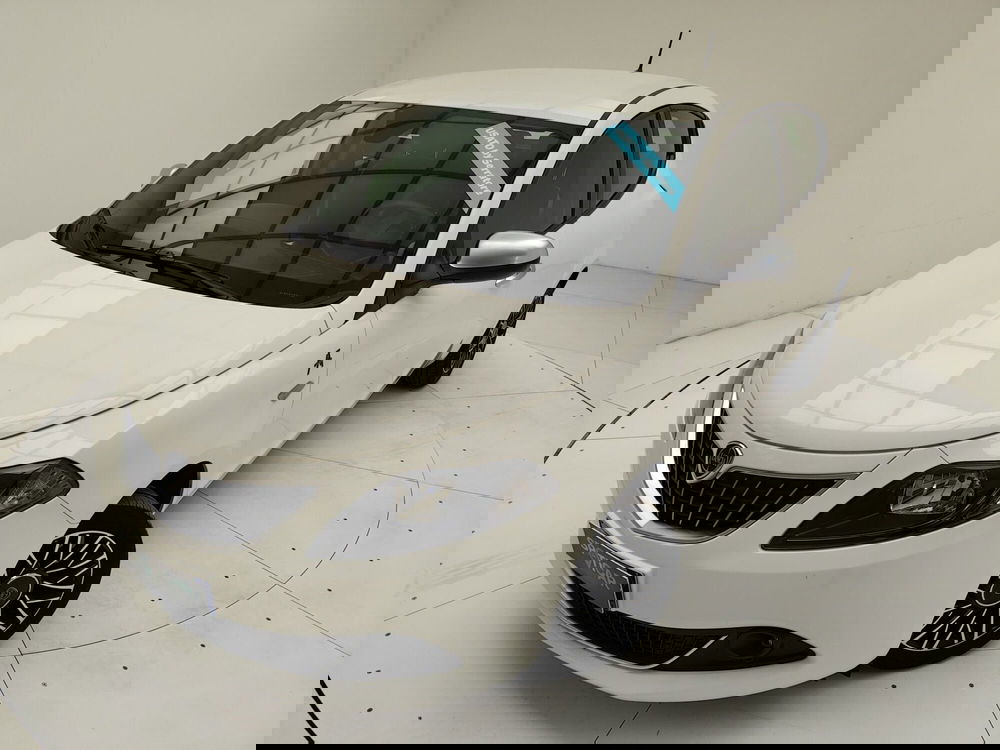 Lancia Ypsilon usata a Como (15)