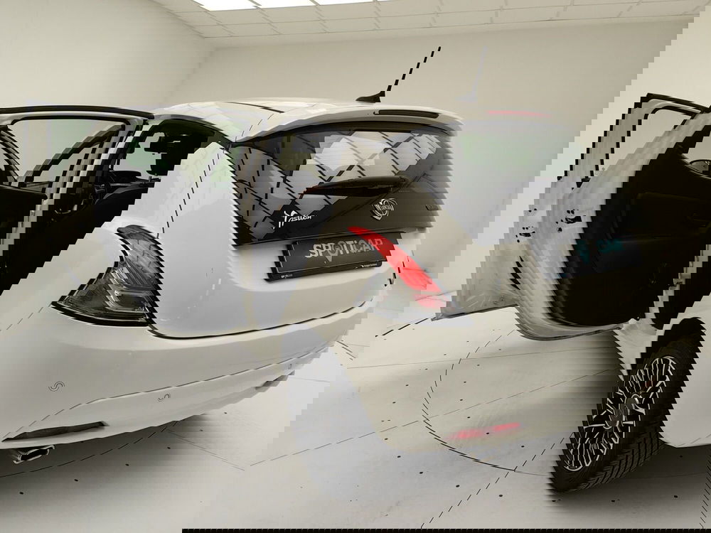 Lancia Ypsilon usata a Como (6)