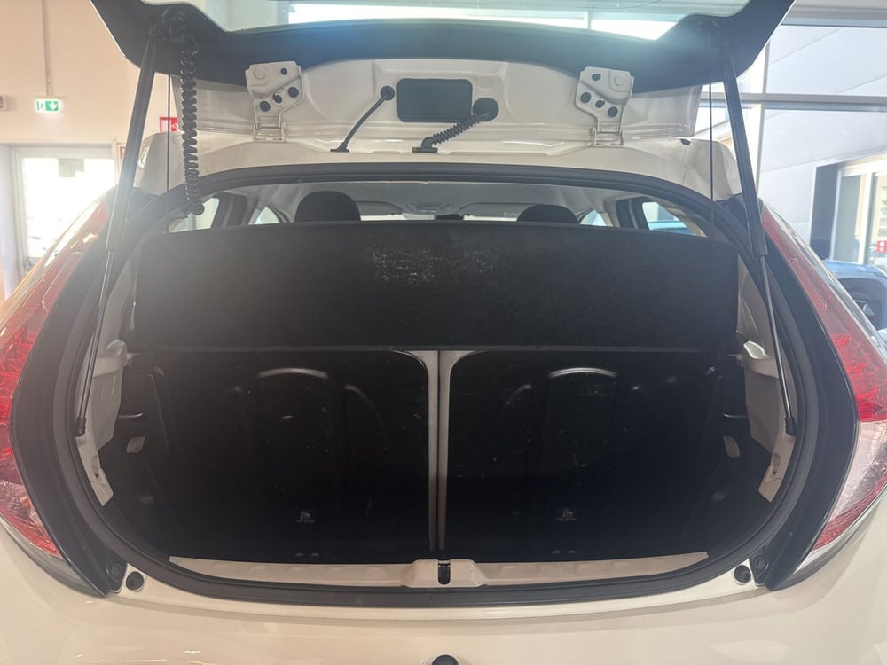 Toyota Aygo nuova a Nuoro (14)