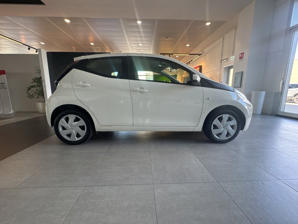 Toyota Aygo nuova a Nuoro (7)